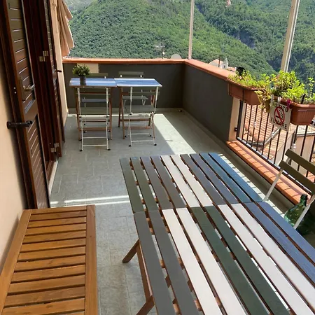 بيت ضيافة La Terrazza Nel Borgo تورتورا
